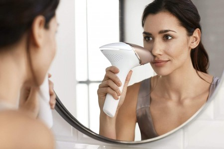 Utilisation de l'épilateur à lumière pulsée Philips Lumea Prestige.